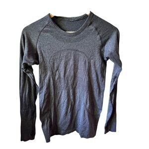 Lululemon Swiftly Tech Long Sleeve Crew
Heathered Black Size 6